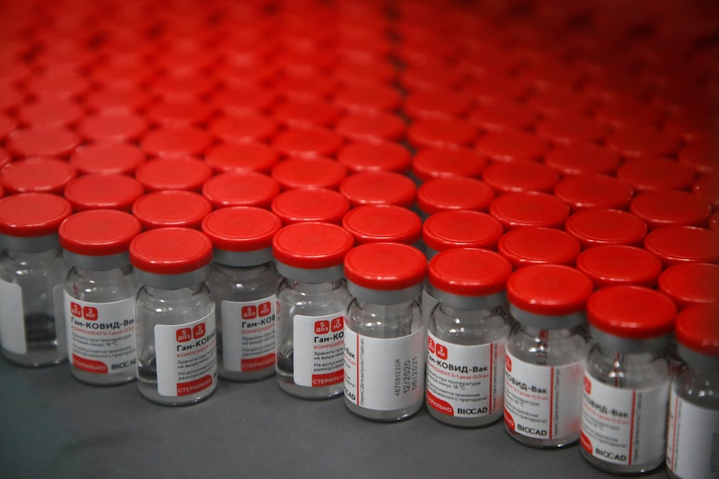 Poutine annonce qu’il recevra le vaccin contre le covid-19 "spoutnik v" des que possible