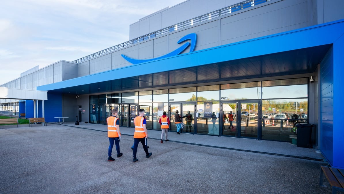 Le maillage du territoire permet à Amazon (ici le centre d’Augny près de Metz) d’améliorer sa qualité de service face à ses concurrents, notamment français (Fnac-Darty, etc) et chinois (Shein, Temu, etc), en réduisant notamment ses délais de livraison.