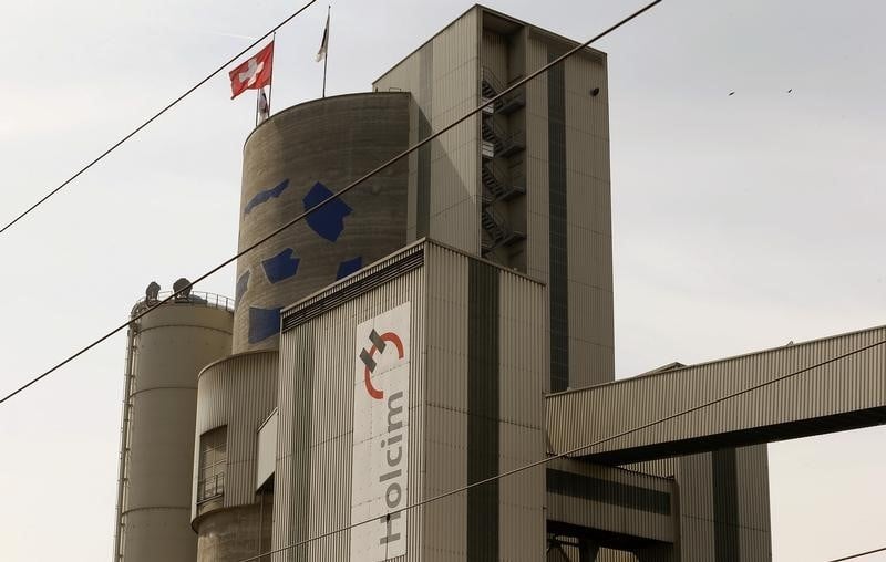 Holcim et cemex finalisent des echanges d'actifs en europe