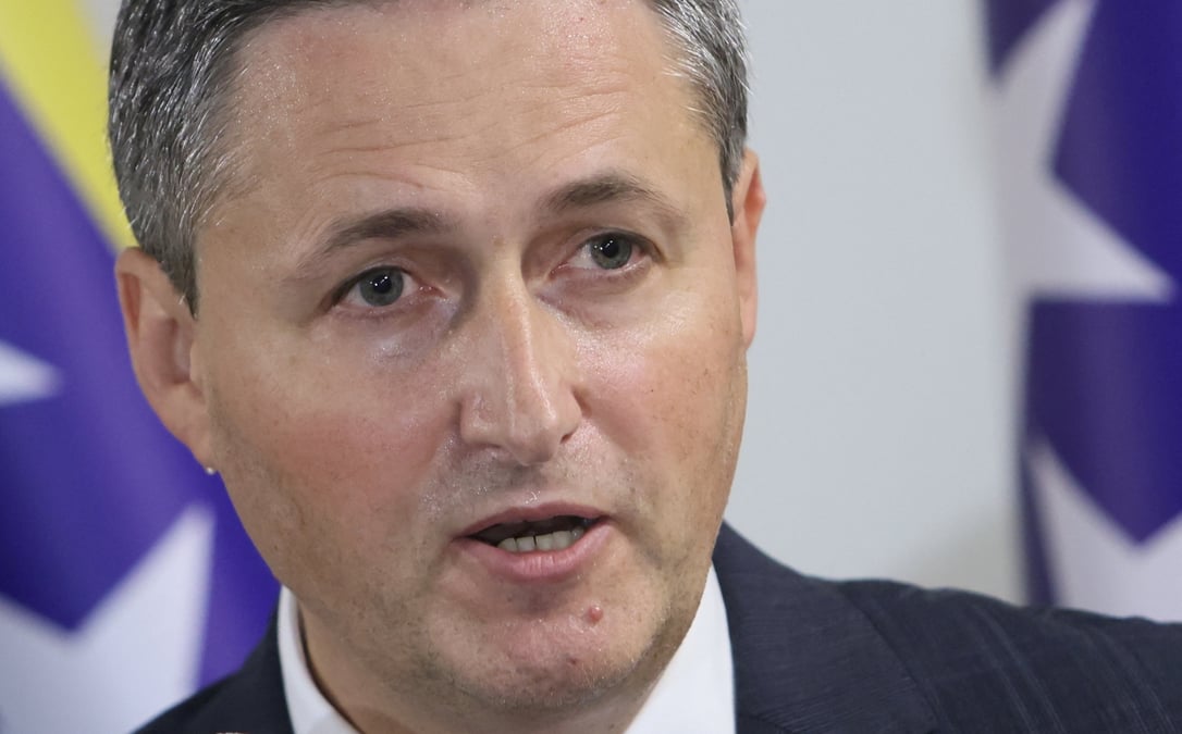 Denis becirovic s'exprime lors d'une conference de presse a sarajevo