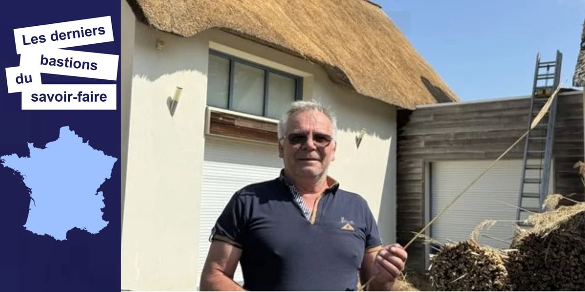 Patrice Leray, artisan chaumier depuis 40 ans en Brière (Loire-Atlantique), est l’un des tout derniers Français à maîtriser ce savoir-faire.