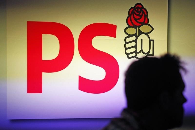 La "motion a" en passe d'obtenir la majorite absolue au ps