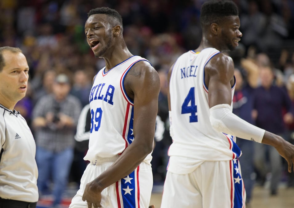 San antonio inflige une defaite historique a philadelphie