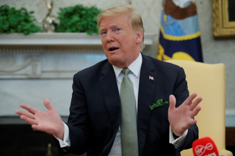 Les democrates visent une fondatrice de salons de massage liee a trump