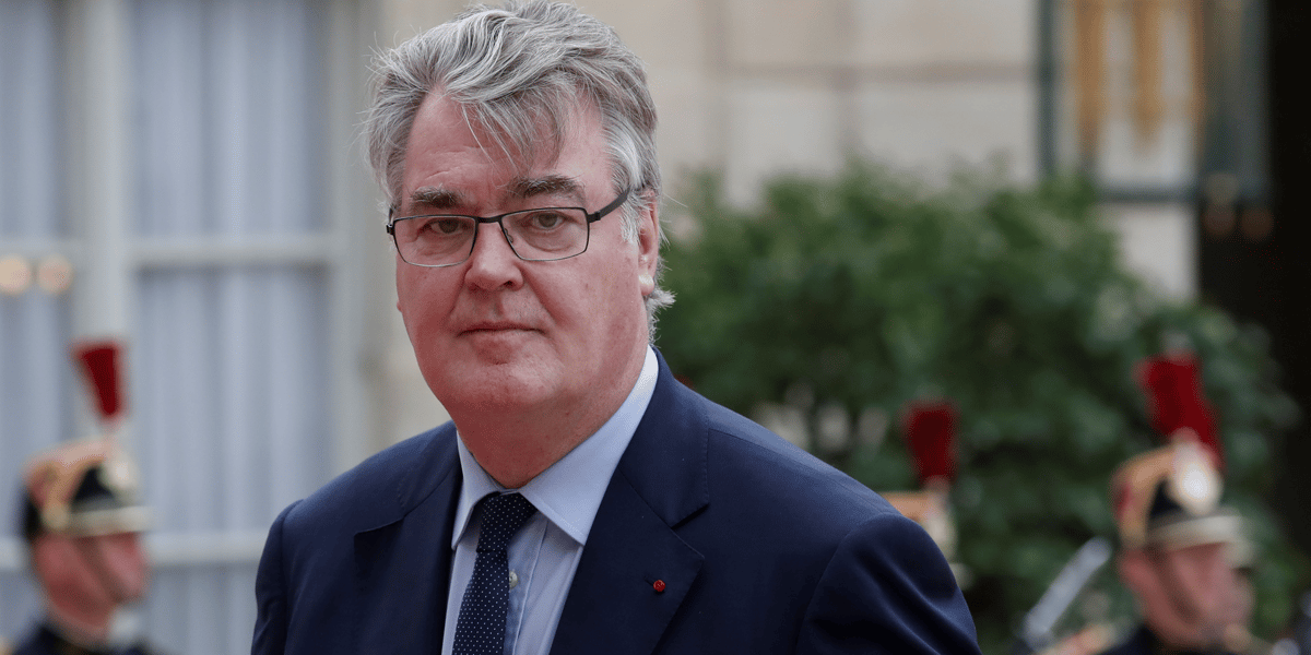 Delevoye pret a demissionner si l'age de depart a la retraite est decale