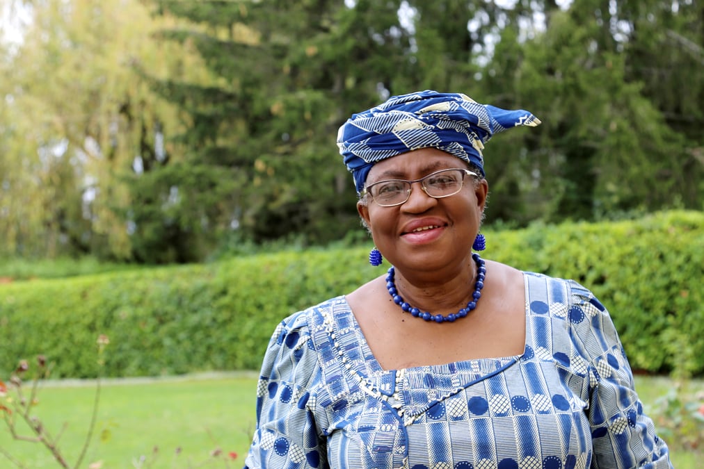 Ngozi okonjo-iweala prend la tete de l'omc, entre dans l'histoire