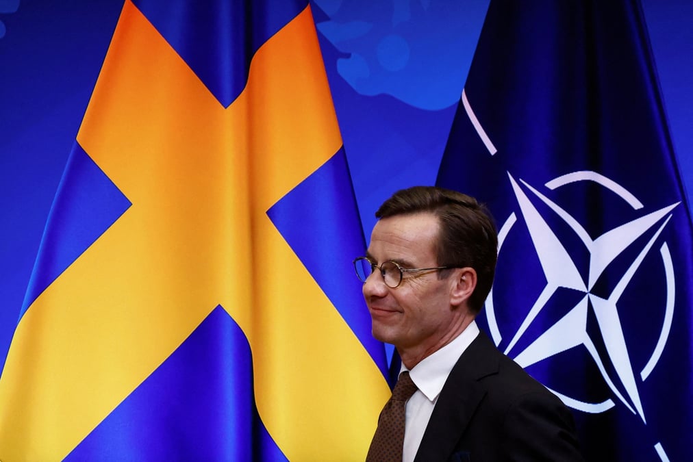 Jens stoltenberg, chef de l'otan, et ulf kristersson, premier ministre suedois, donnent une conference de presse a bruxelles