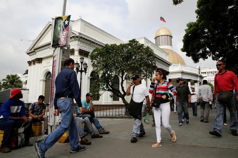La cour supreme au venezuela se substitue a l'assemblee nationale