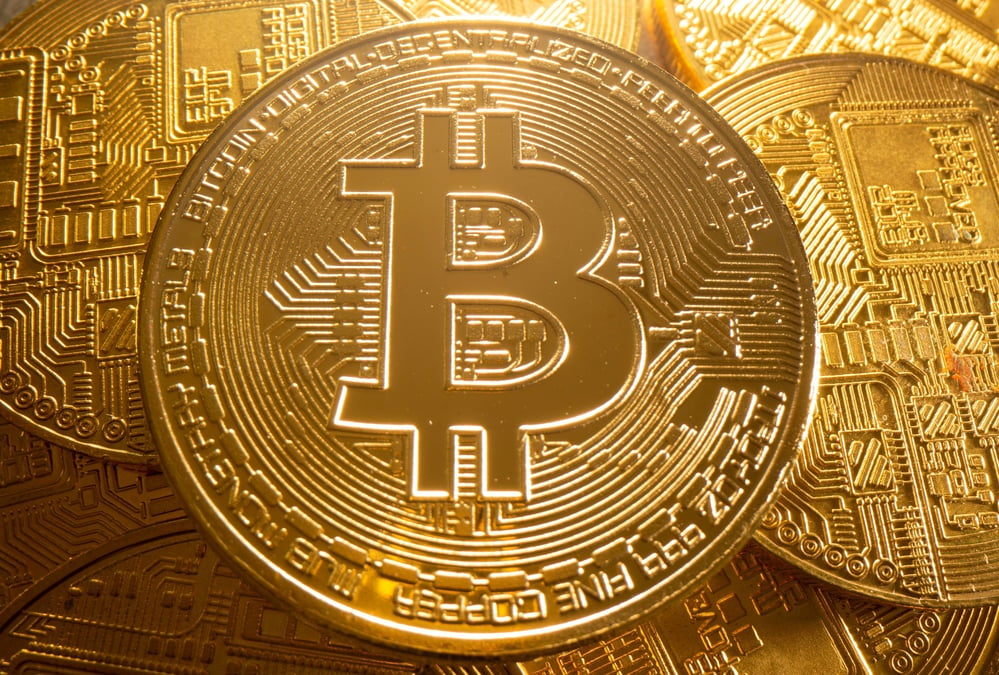 Le bitcoin remonte a 60,000 dollars, decision cle en vue sur un fonds indiciel a wall street