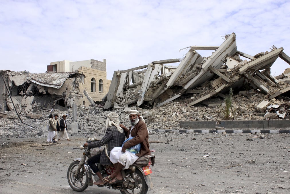 Troisieme nuit d'intenses bombardements dans le nord du yemen