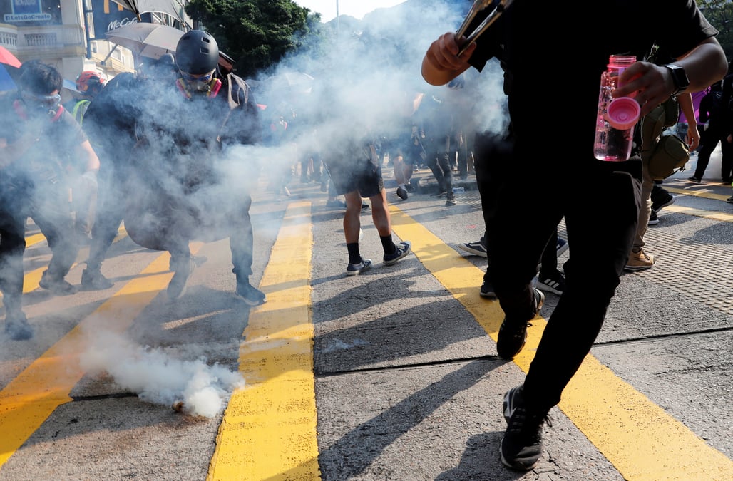Heurts entre forces de l'ordre et manifestants a hong kong