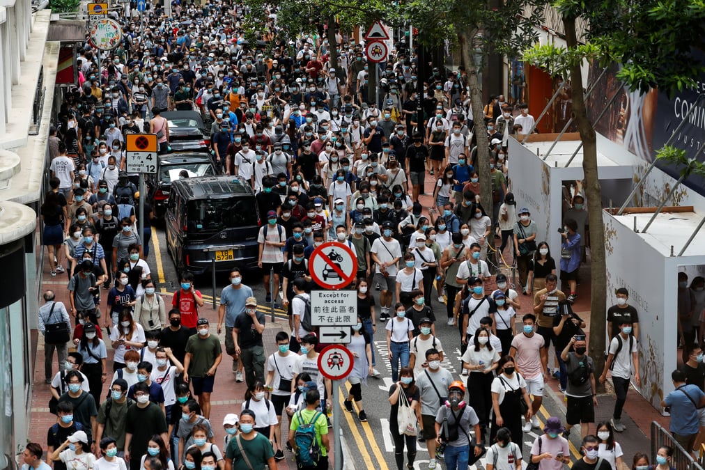 Les ouvrages des militants pro-democratie retires des bibliotheques a hong kong