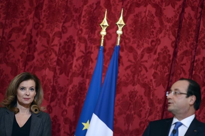 Hollande n'aime pas les pauvres ? "N'importe quoi", répond Royal