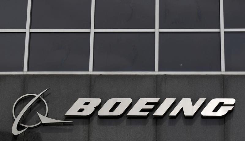 Premiere perte trimestrielle pour boeing en pres de sept ans