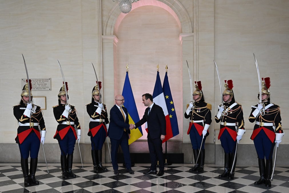 Ukrainian defence minister oleksii reznikov visits paris