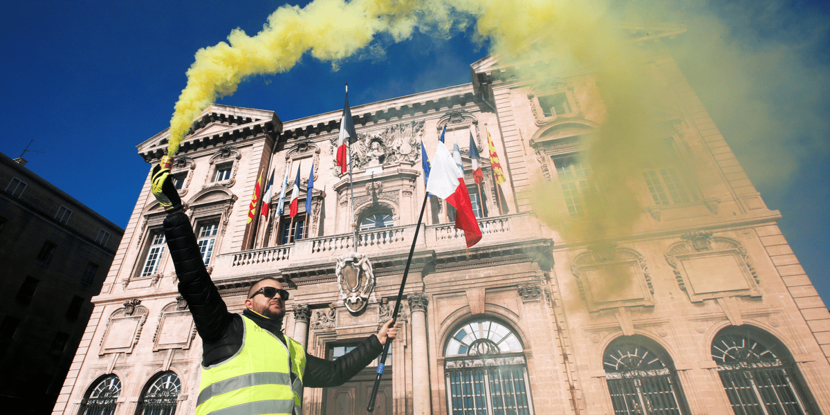 Des "gilets jaunes" reunis a marseille creent une "coordination"