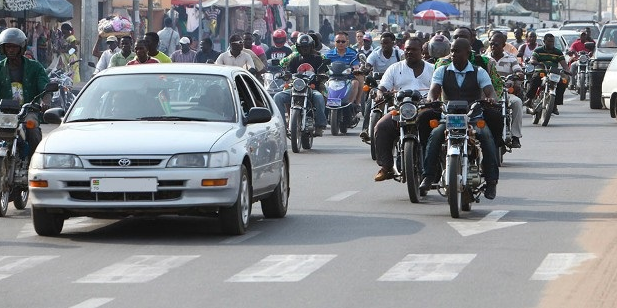 Lomé Togo Circulation trafic ville urbain motos
