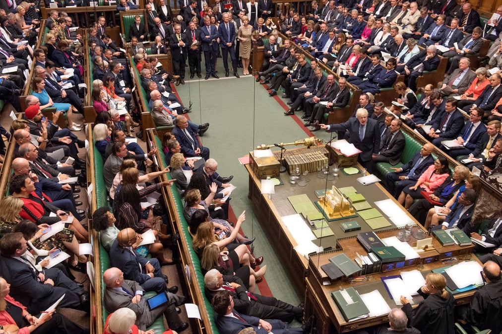 Grande-bretagne: le parlement votera lundi sur des elections anticipees