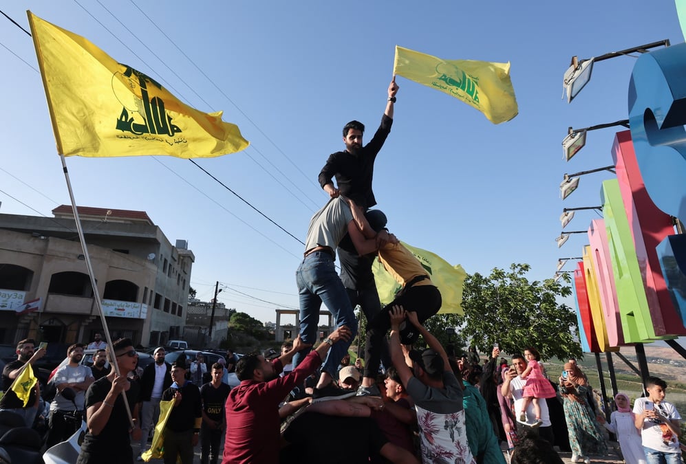 Des partisans du hezbollah dans le village d'adaisseh