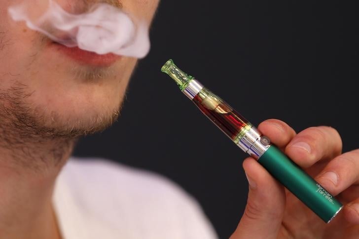 Marisol Touraine veut étendre l'interdiction de l'e-cigarette