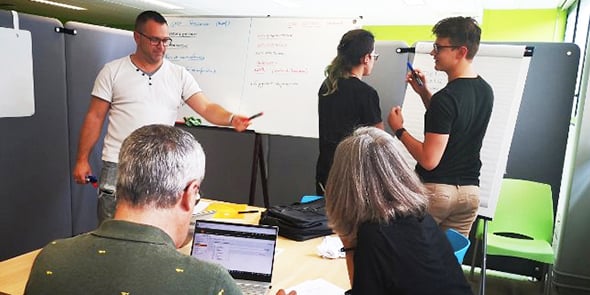 Des "Elociens" en formation au centre AFPA de Balma, près de Toulouse.