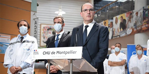 Le 11 août 2020, le Premier ministre Jean Castex et le ministre des Solidarités et de la Santé Olivier Véran étaient en déplacement au CHU de Montpellier pour saluer l'engagement des équipes soignantes.