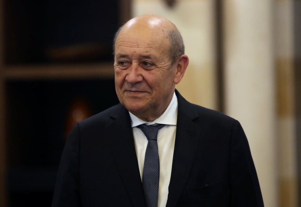 Sur tiffany, le drian dit avoir ete "totalement dans son role" en ecrivant a lvmh
