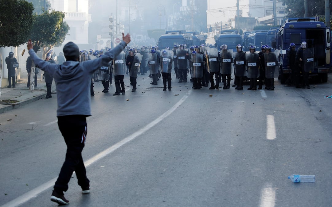 Troisieme jour de manifestation contre la candidature de bouteflika
