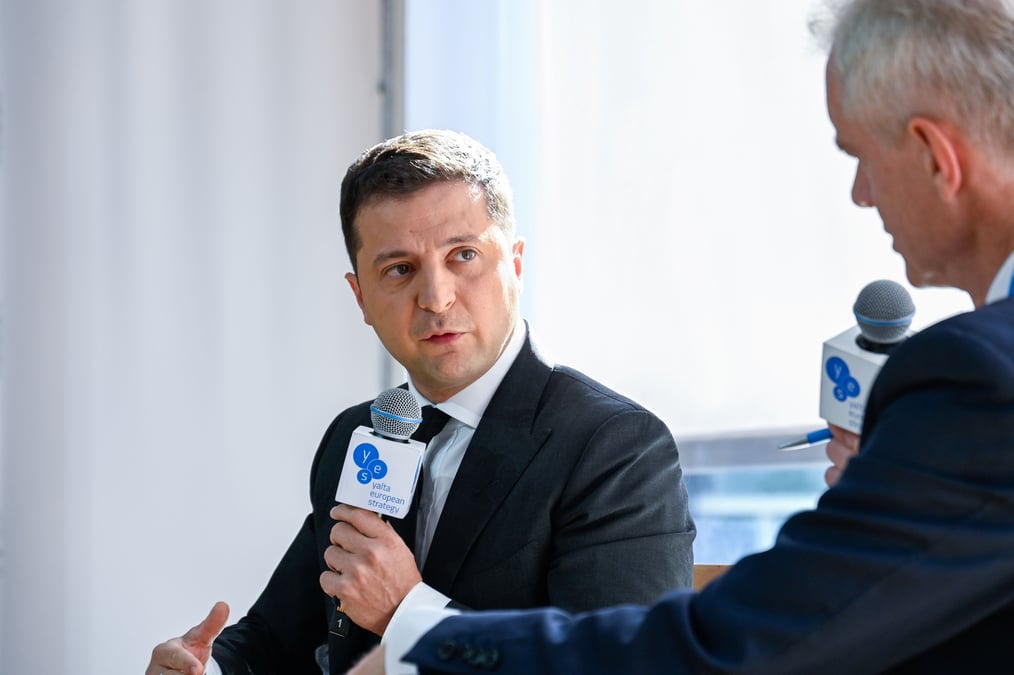 Une guerre avec la russie est une possibilite, dit le president ukrainien