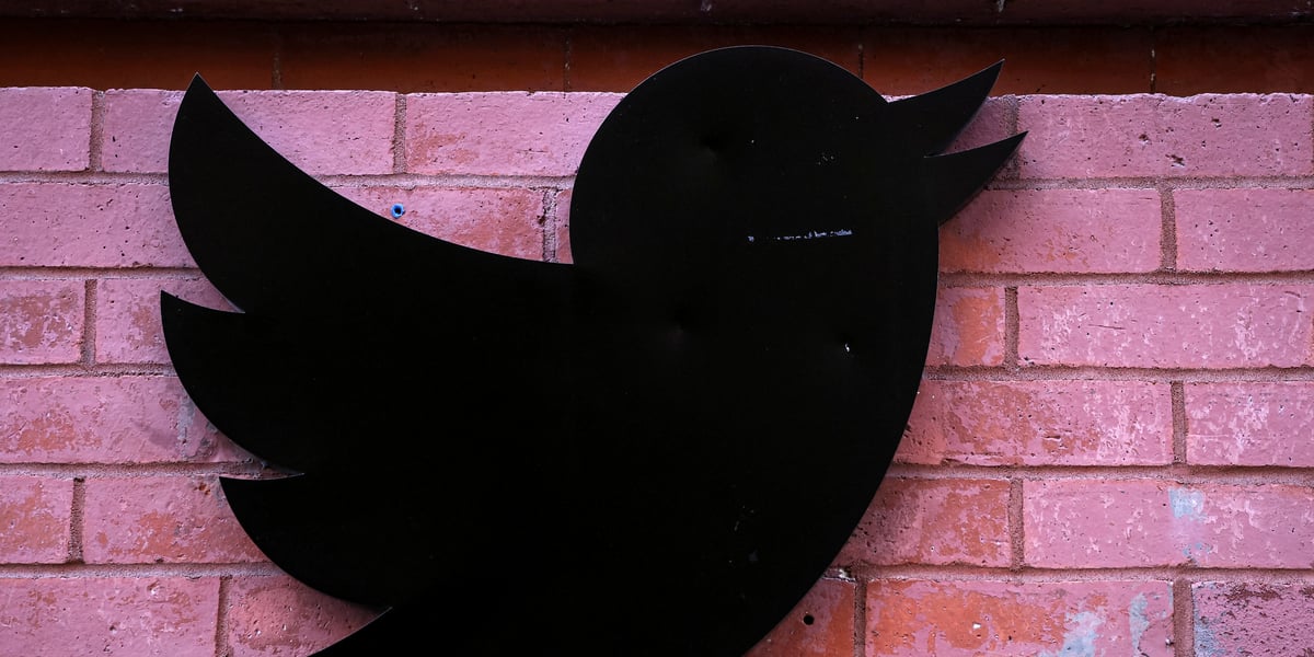 Le logo twitter a new york, etats-unis