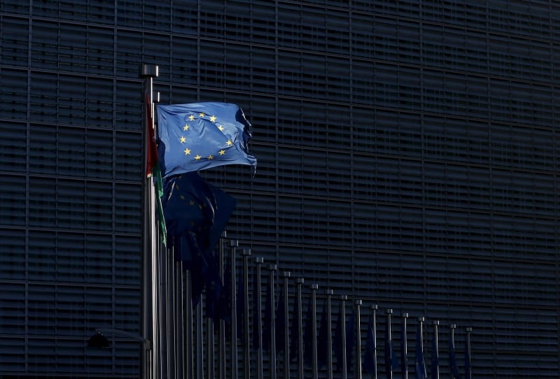 La ce ouvre une procedure pour deficit excessif contre madrid et lisbonne