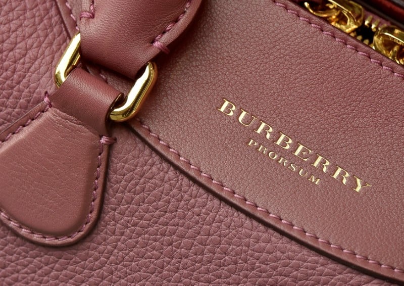 Burberry aide au troisieme trimestre par un bond de ses ventes au royaume-uni