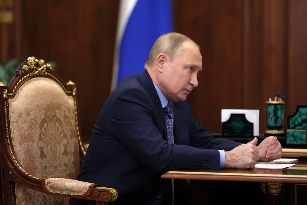 Poutine dit que moscou exigera des vendredi le paiement du gaz en roubles