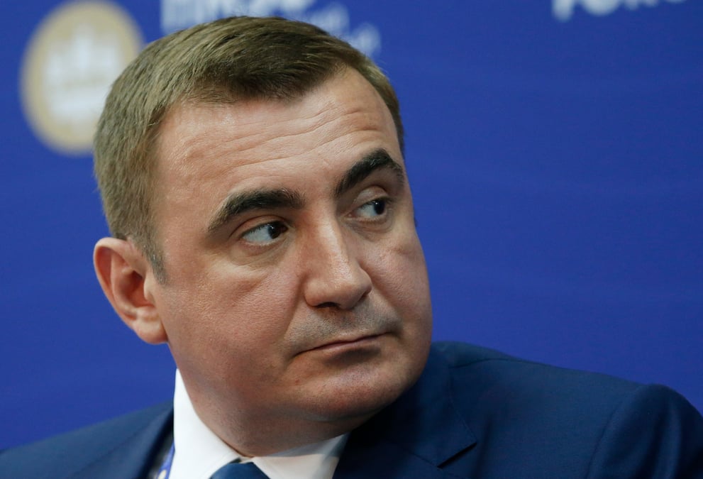 Alexei dioumine, lors d'une session au forum economique international de saint-petersbourg