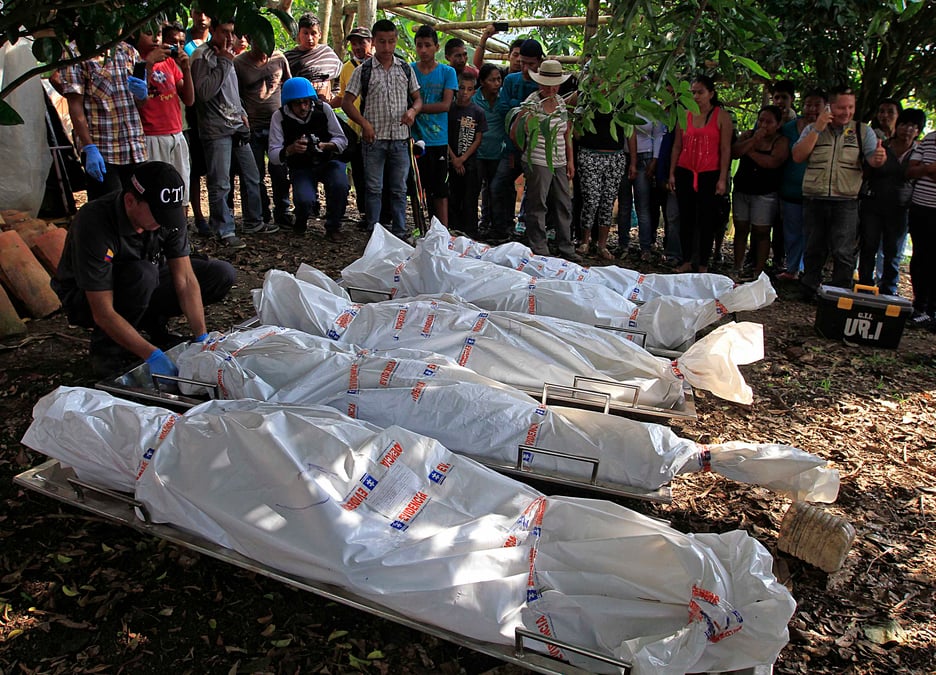Les rebelles des farc tuent huit soldats et policiers en colombie