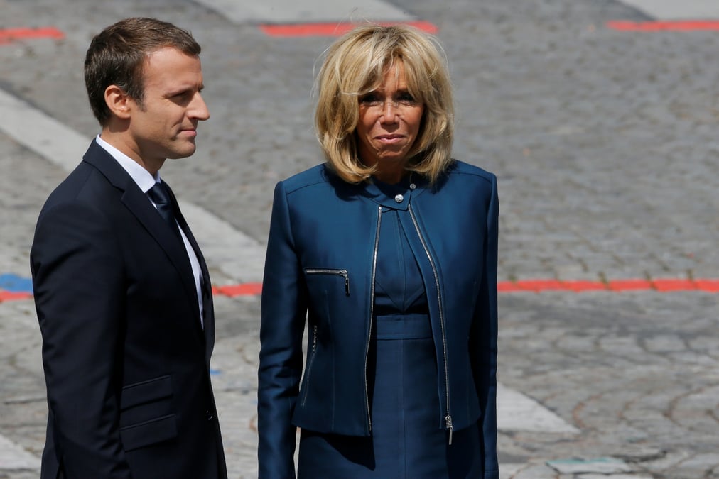 200.000 personnes denoncent le statut de "premiere dame"