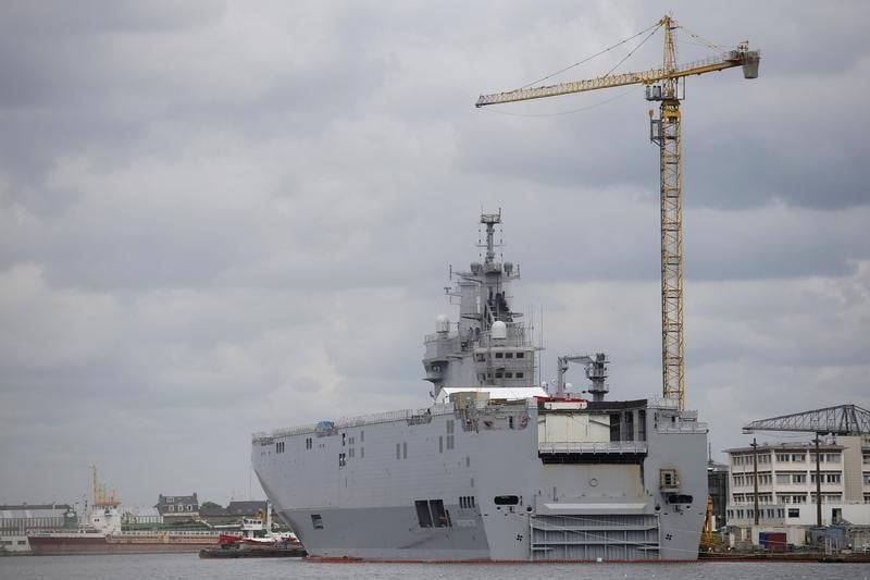 Marine Le Pen dénonce une décision "très grave" sur le Mistral