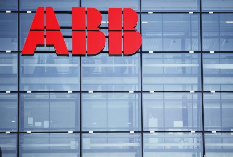 Abb entend poursuivre son plan de reduction des couts