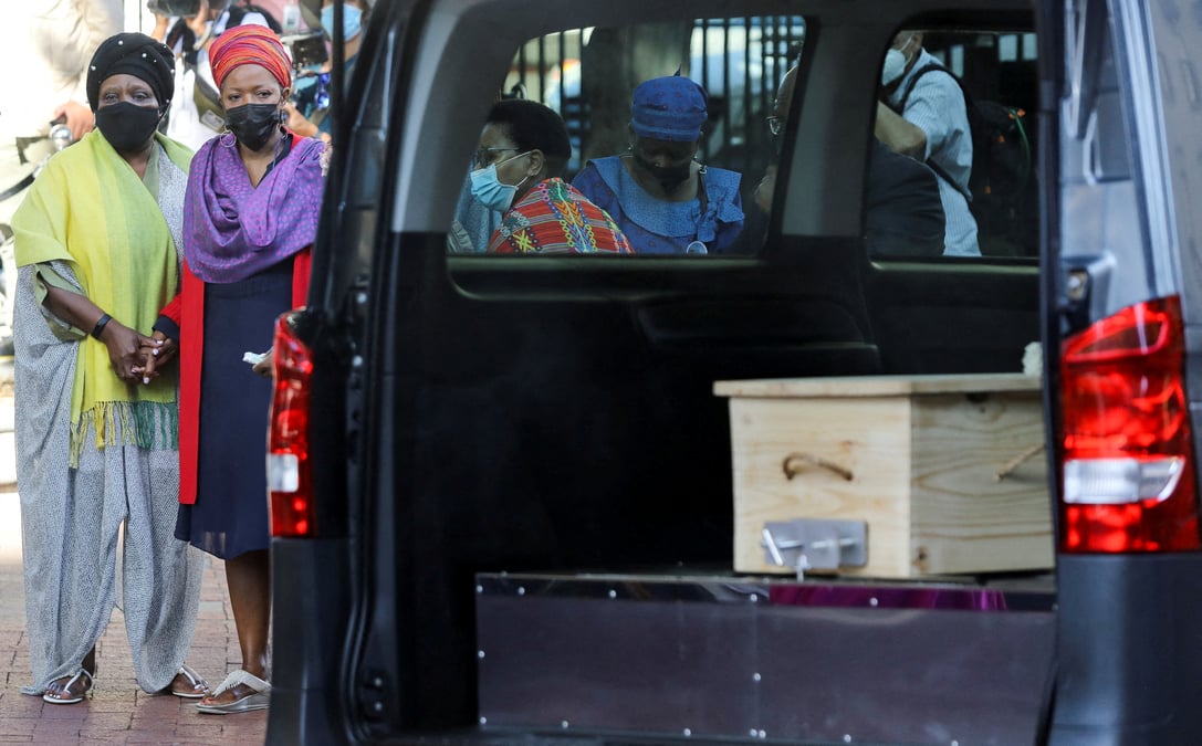 Les sud-africains rendent un dernier hommage a desmond tutu