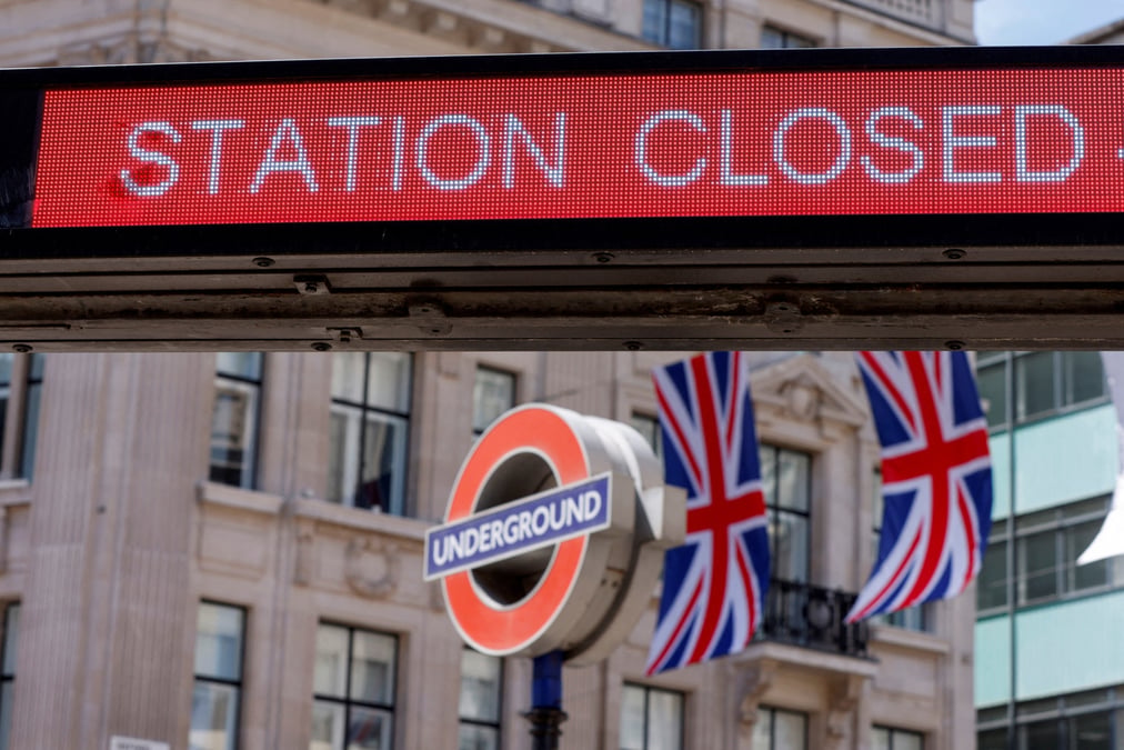 Grande-bretagne: le personnel du metro de londres prevoit de faire greve le mois prochain
