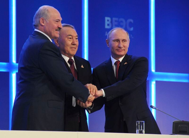 Moscou crée un bloc économique avec le Kazakhstan et la Biélorussie