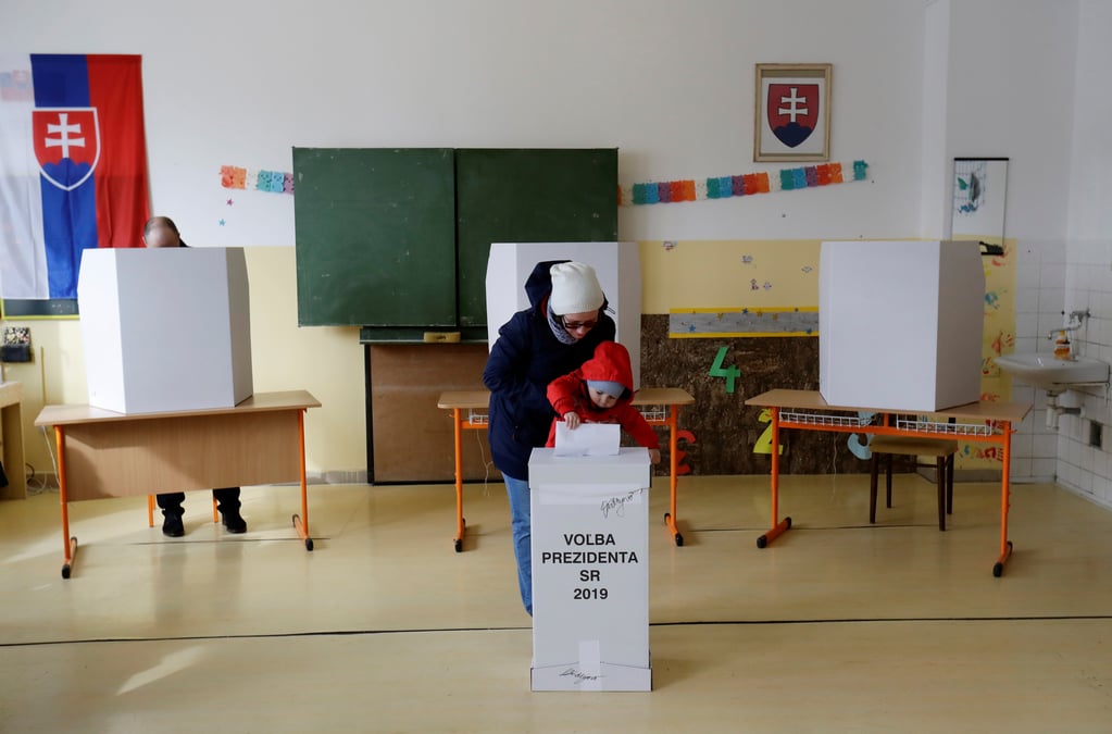 Slovaquie: election presidentielle sur fond de mouvement anti-corruption