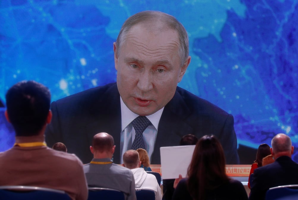 L'enquete sur les empoisonneurs presumes de navalny : une "ruse" pour attaquer la russie, dit poutine