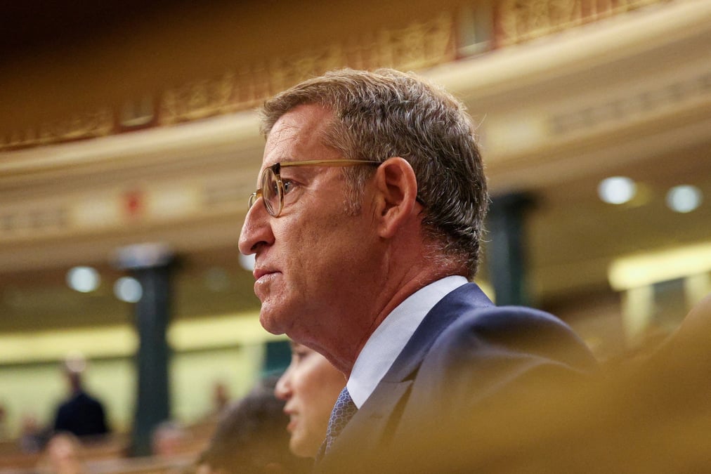 Alberto nunez feijoo lors d'une session parlementaire a madrid