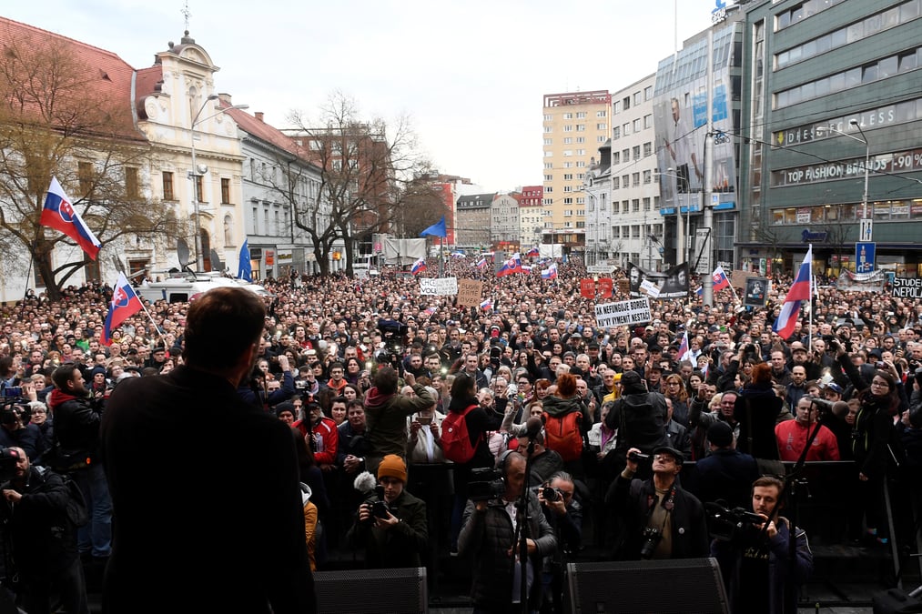 Les slovaques dans la rue pour exiger le depart du chef de la police
