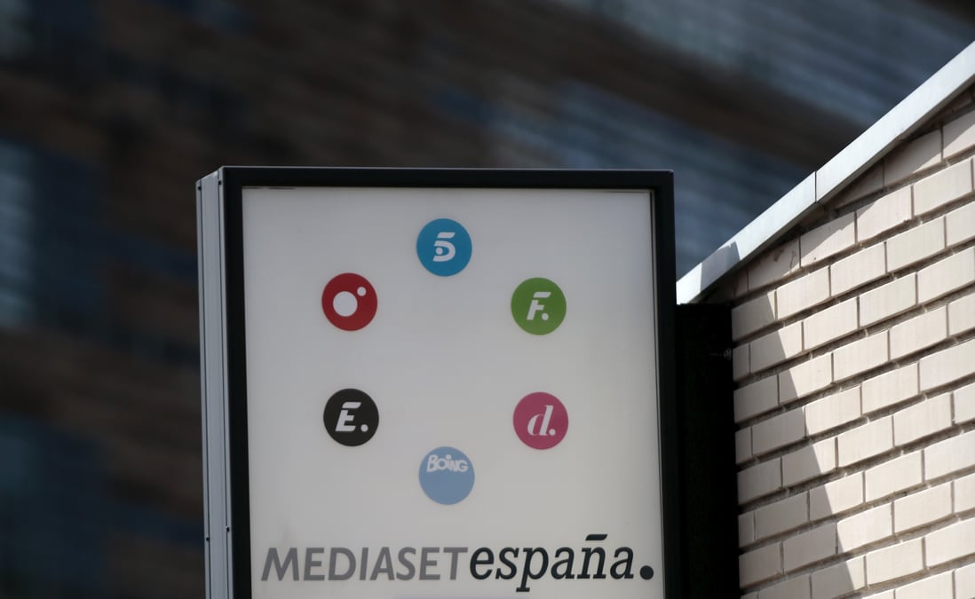 Mediaset depose son projet de holding aux pays-bas