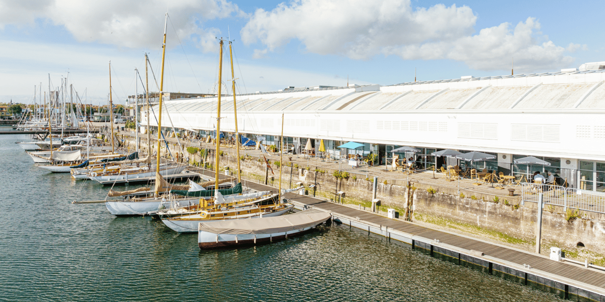 À La Rochelle, l'espace Encan accueille chaque année 150 événements. Autant d'occasion de réduire l'empreinte carbone de cette activité.