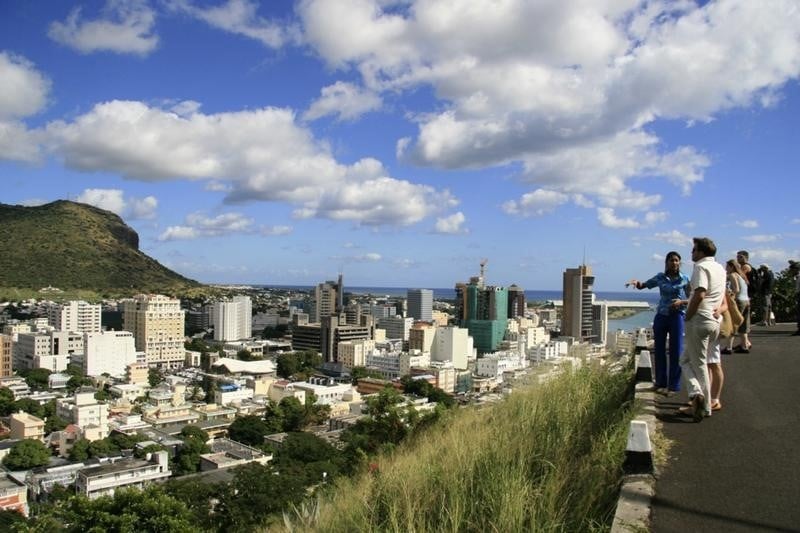 Tirs contre l'ambassade de france a l'ile maurice