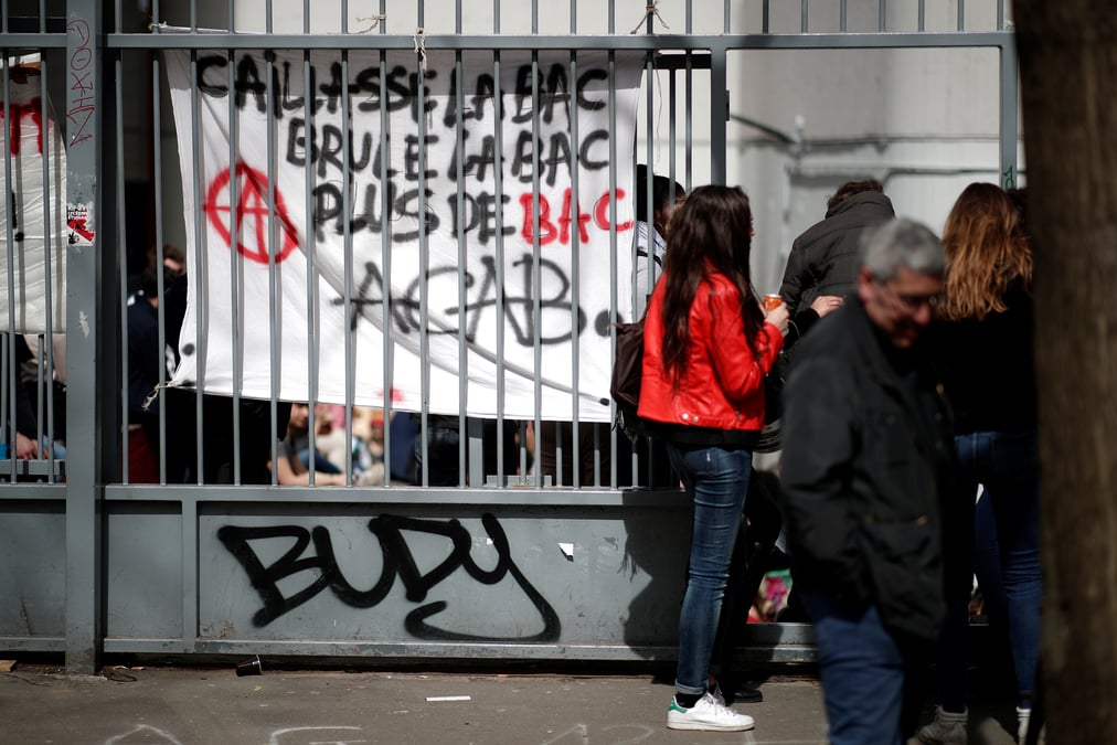 Le president des universites denonce violences et degradations