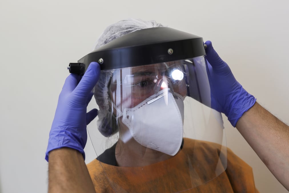 Coronavirus: pres de 44.000 nouveaux cas en 24 heures au bresil